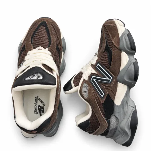 Жіночі кросівки New Balance 9060 в кольорі dark brown 🤎 мініатюра 2