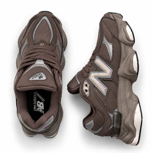 Жіночі кросівки New Balance 9060 в  кольорі dark brown 🤎 мініатюра 4