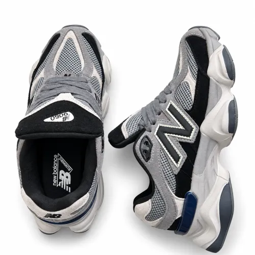 Жіночі кросівки New Balance 9060 в кольорі GRAY мініатюра 4