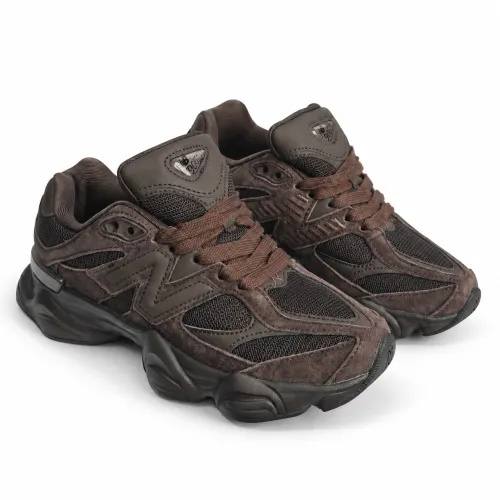 Жіночі кросівки New Balance 9060 в коричневому кольорі